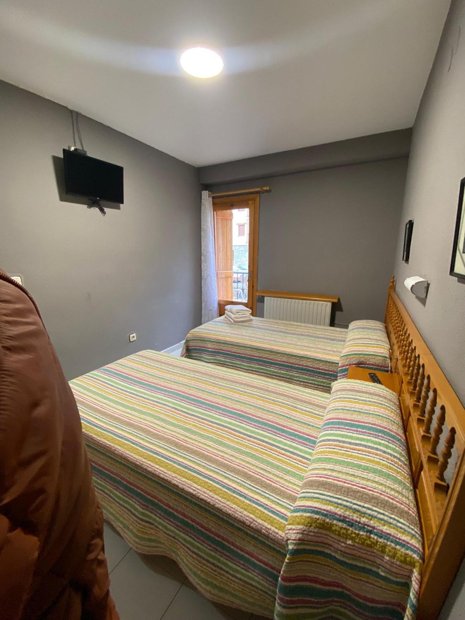 Hostal Los Valles Bielsa Ngoại thất bức ảnh