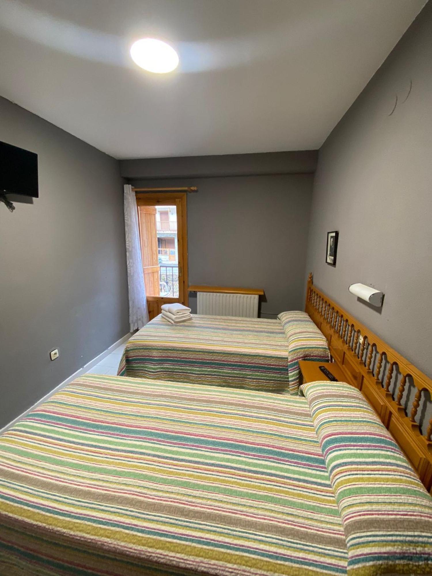 Hostal Los Valles Bielsa Ngoại thất bức ảnh