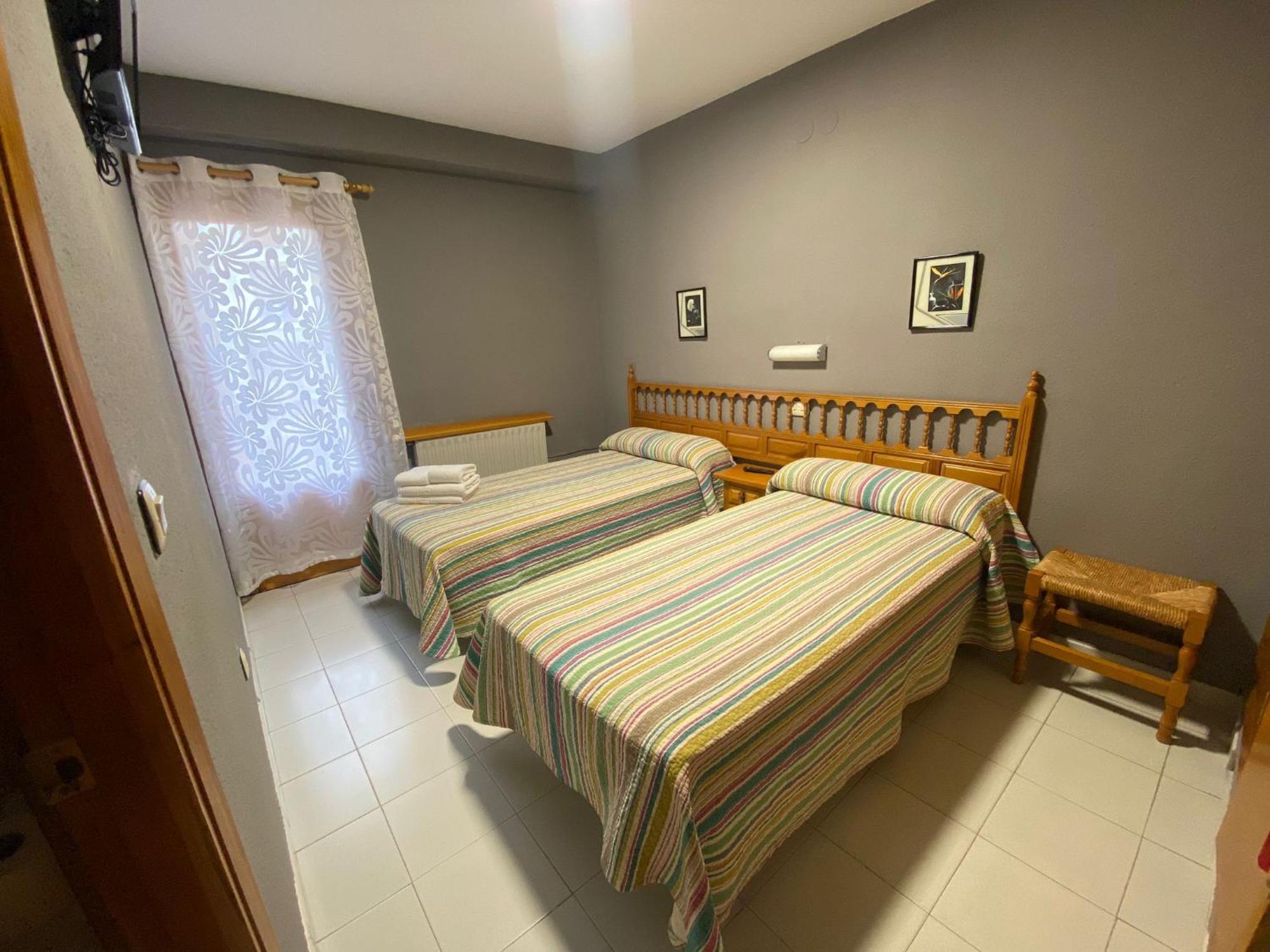 Hostal Los Valles Bielsa Ngoại thất bức ảnh